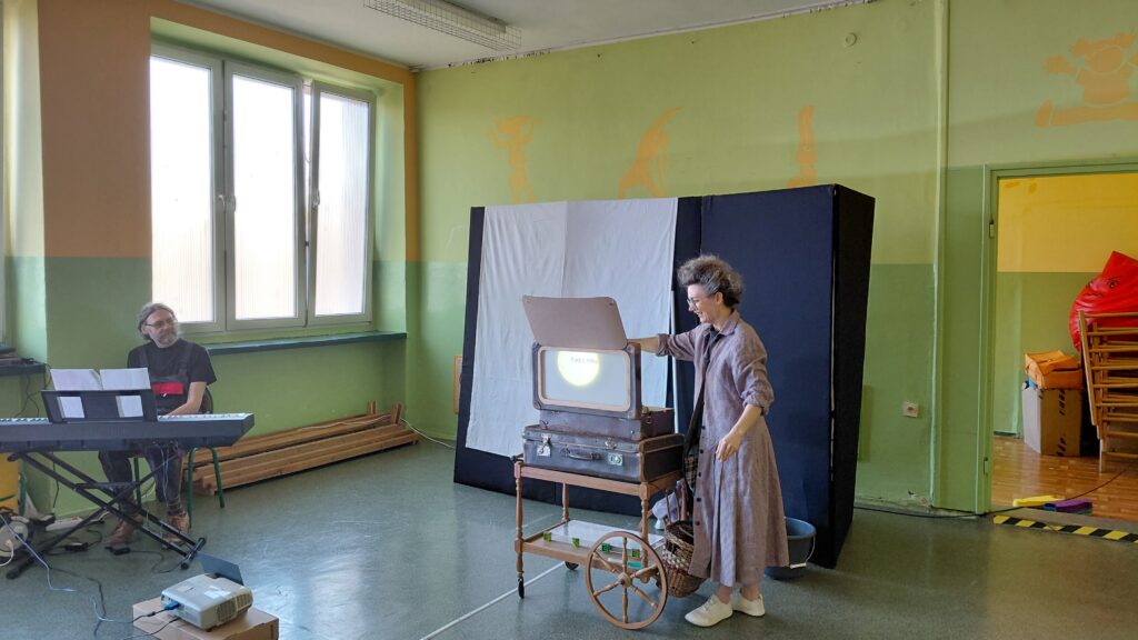 Spektakl edukacyjny w SP 4